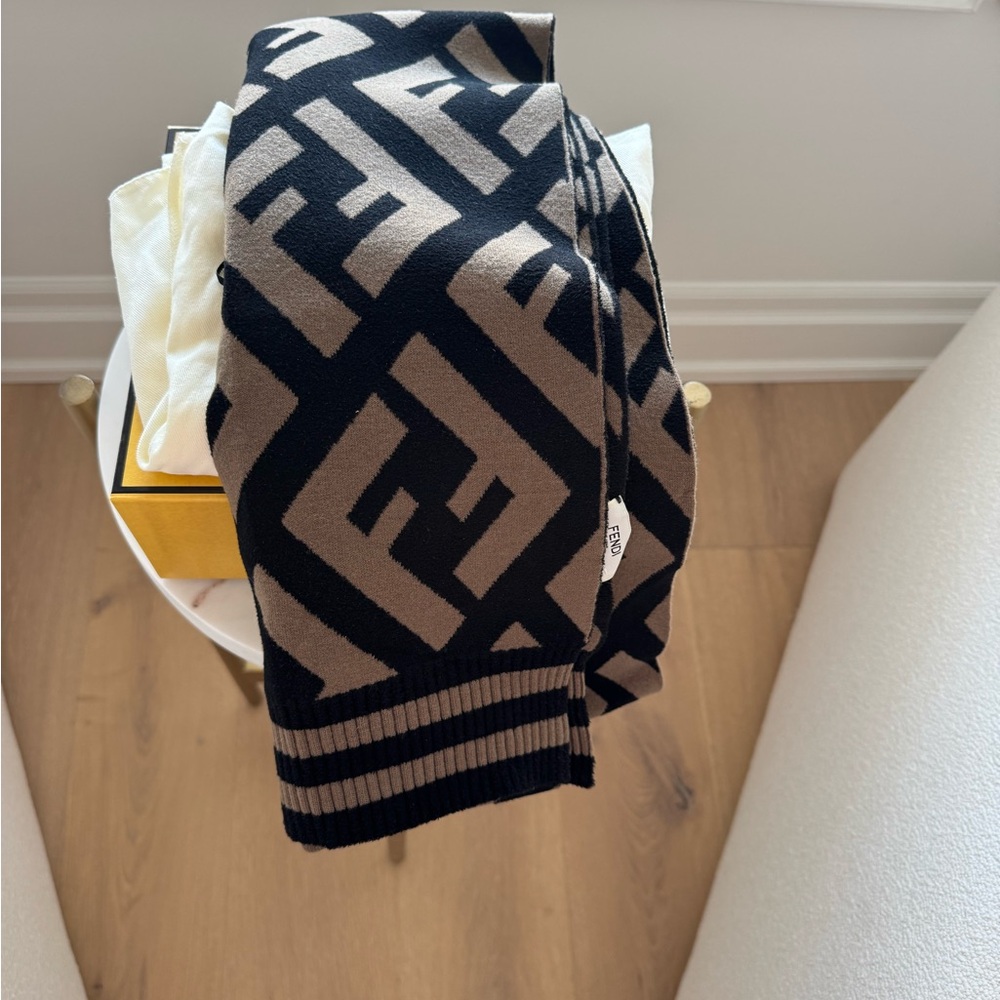 Authentic Fendi Black and Brown Logo Scarf - Picture 9 of 10